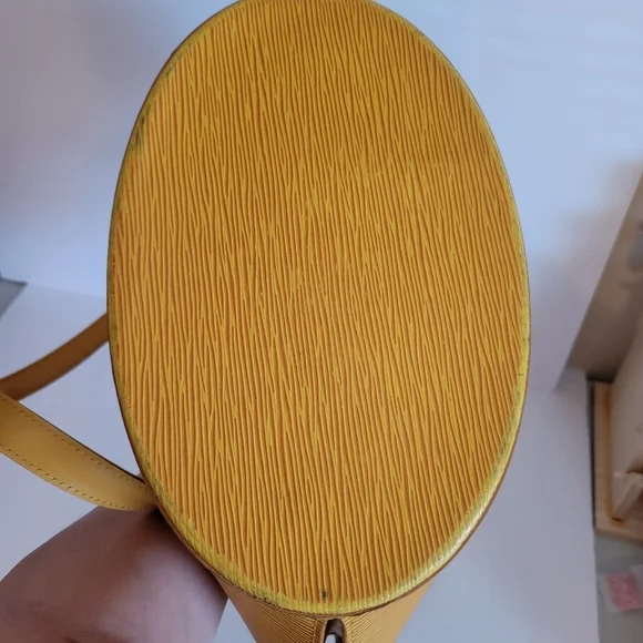 LV Yellow Epi Leather Zip Tote - Picture 11 of 14